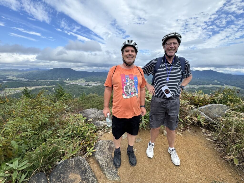 加計山山頂のTroyとSteve